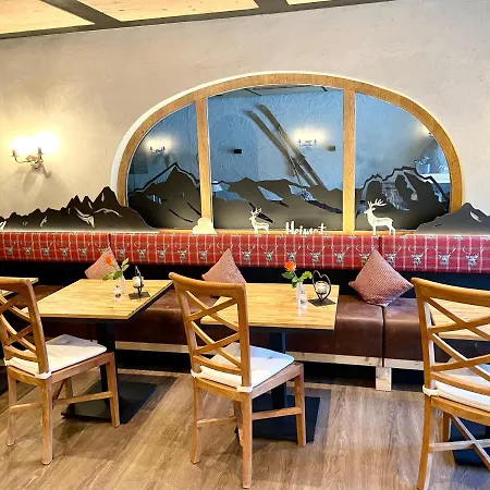 Boutique Laengenfelder Hof 酒店 4*